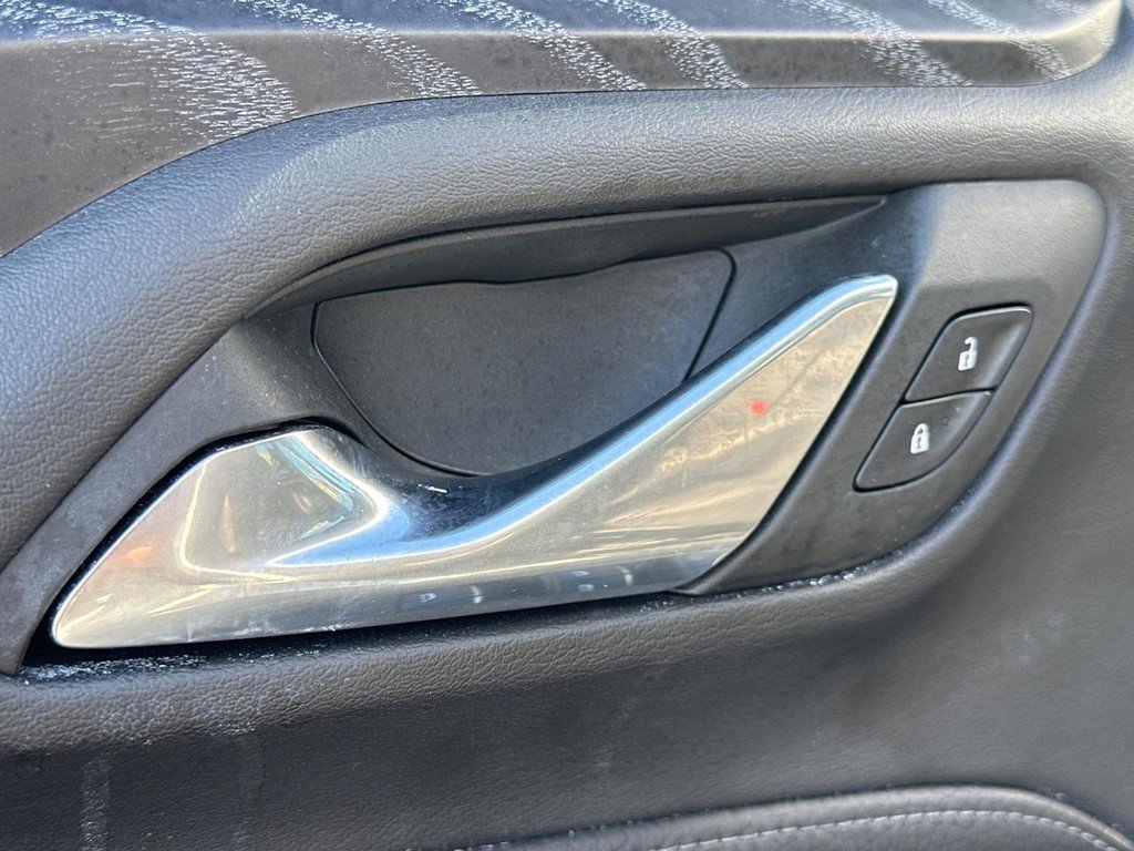 Used 2024 GMC Yukon Denali image 23