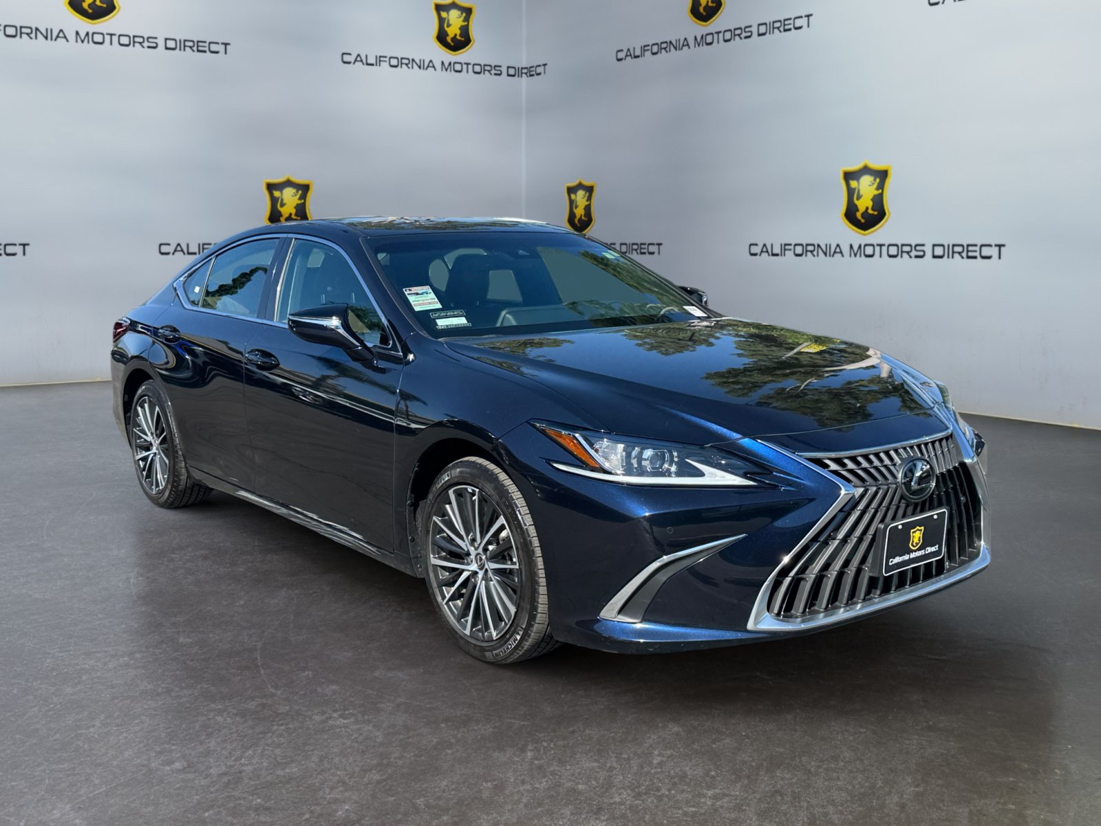 Used 2024 Lexus ES 300h w/ Premium Package FWD image 7