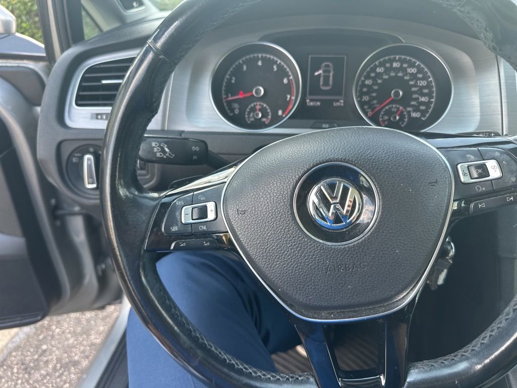 Used 2015 Volkswagen Golf SE FWD image 3