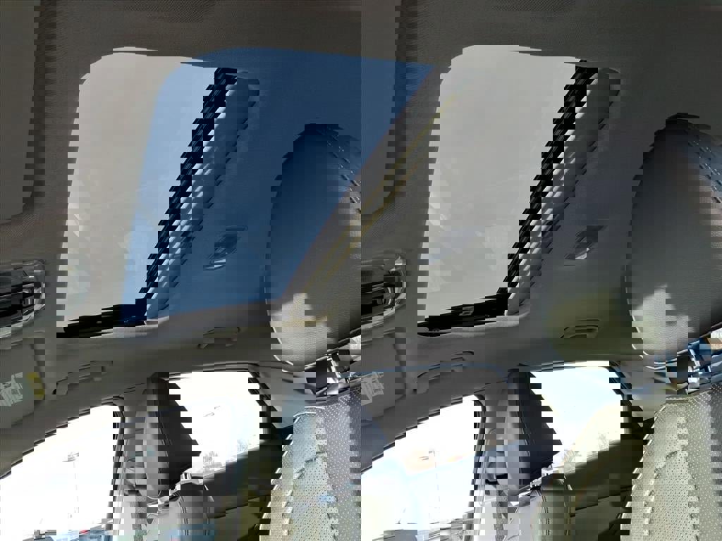 Used 2023 Hyundai Elantra Limited image 20