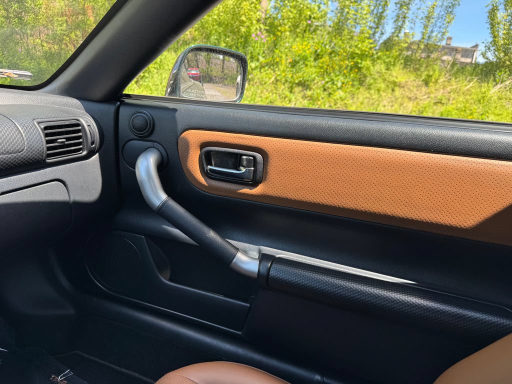 Used 2002 Toyota MR2 w/ Leather Pkg RWD image 16