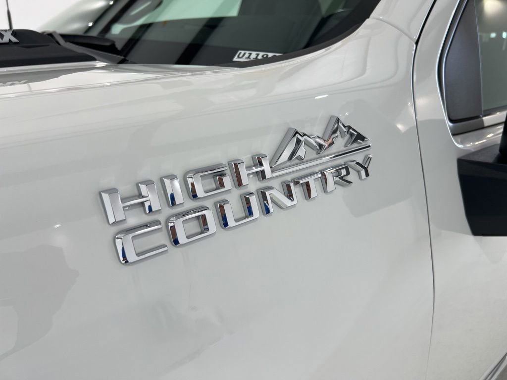 Used 2024 Chevrolet Silverado 2500 High Country w/ High Country Premium Package AWD/4WD image 23