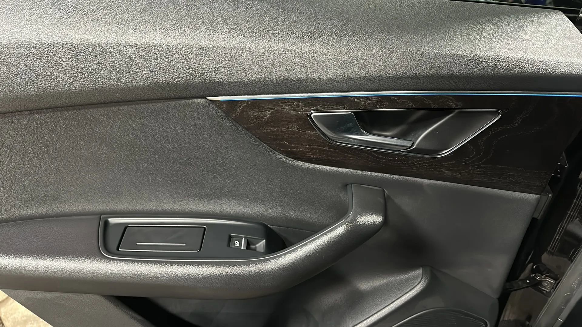 Used 2021 Audi Q8 Premium Plus w/ Premium Plus Package image 12