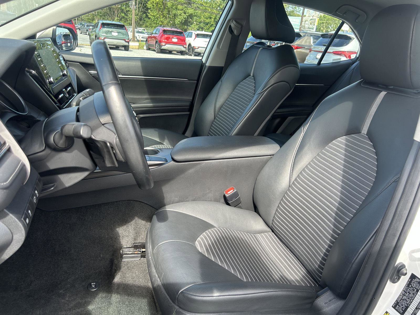 Used 2024 Toyota Camry SE FWD image 15