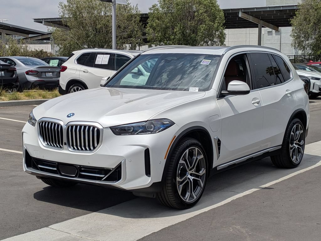 New 2026 BMW X5 xDrive50e w/ Executive Package AWD/4WD image 2