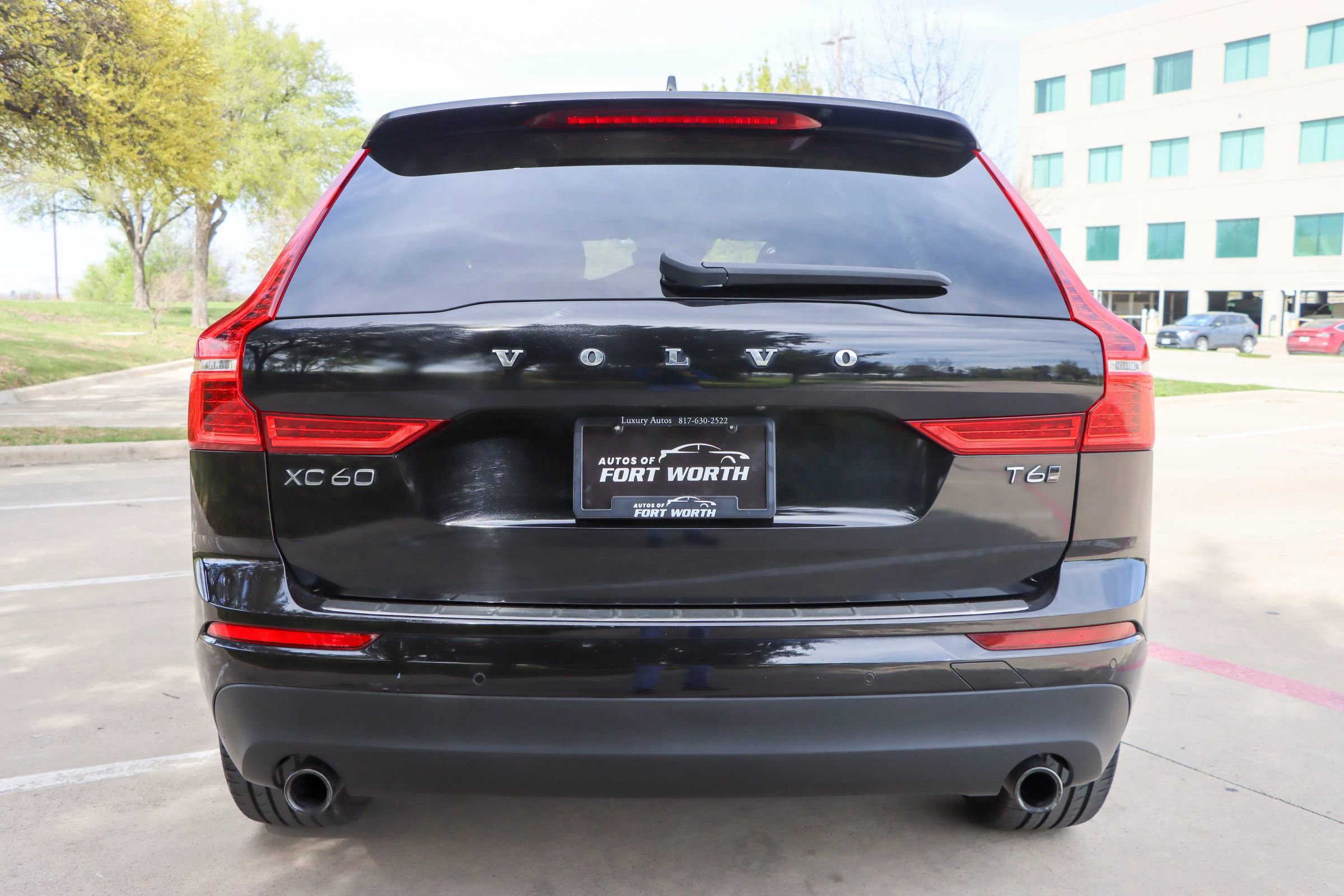 Used 2021 Volvo XC60 T6 Momentum w/ Premium Package AWD/4WD image 6