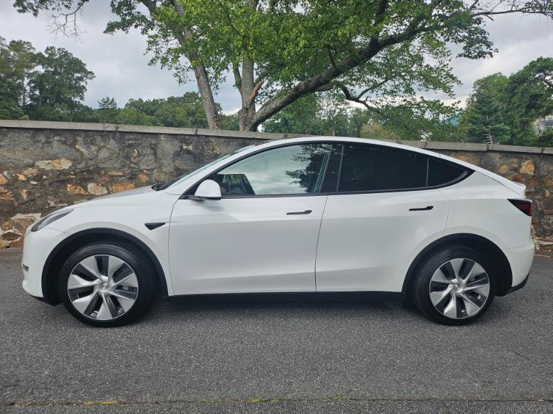Used 2021 Tesla Model Y Long Range AWD/4WD image 8