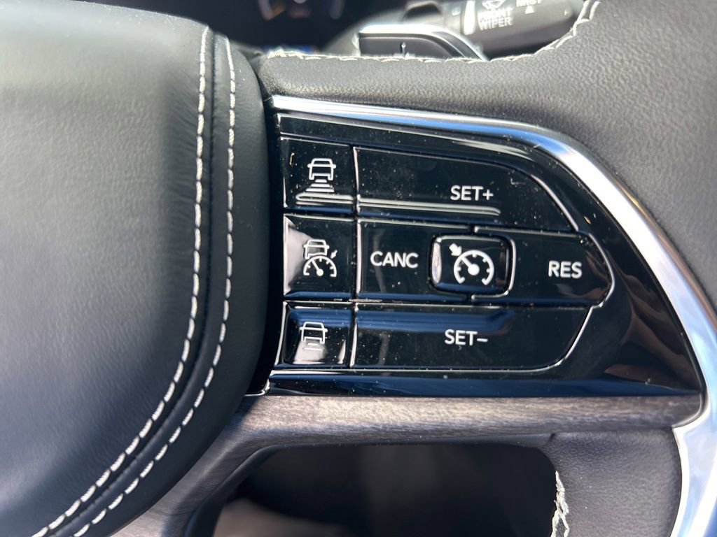 New 2025 Jeep Grand Cherokee Overland w/ Luxury Tech Group IV image 48