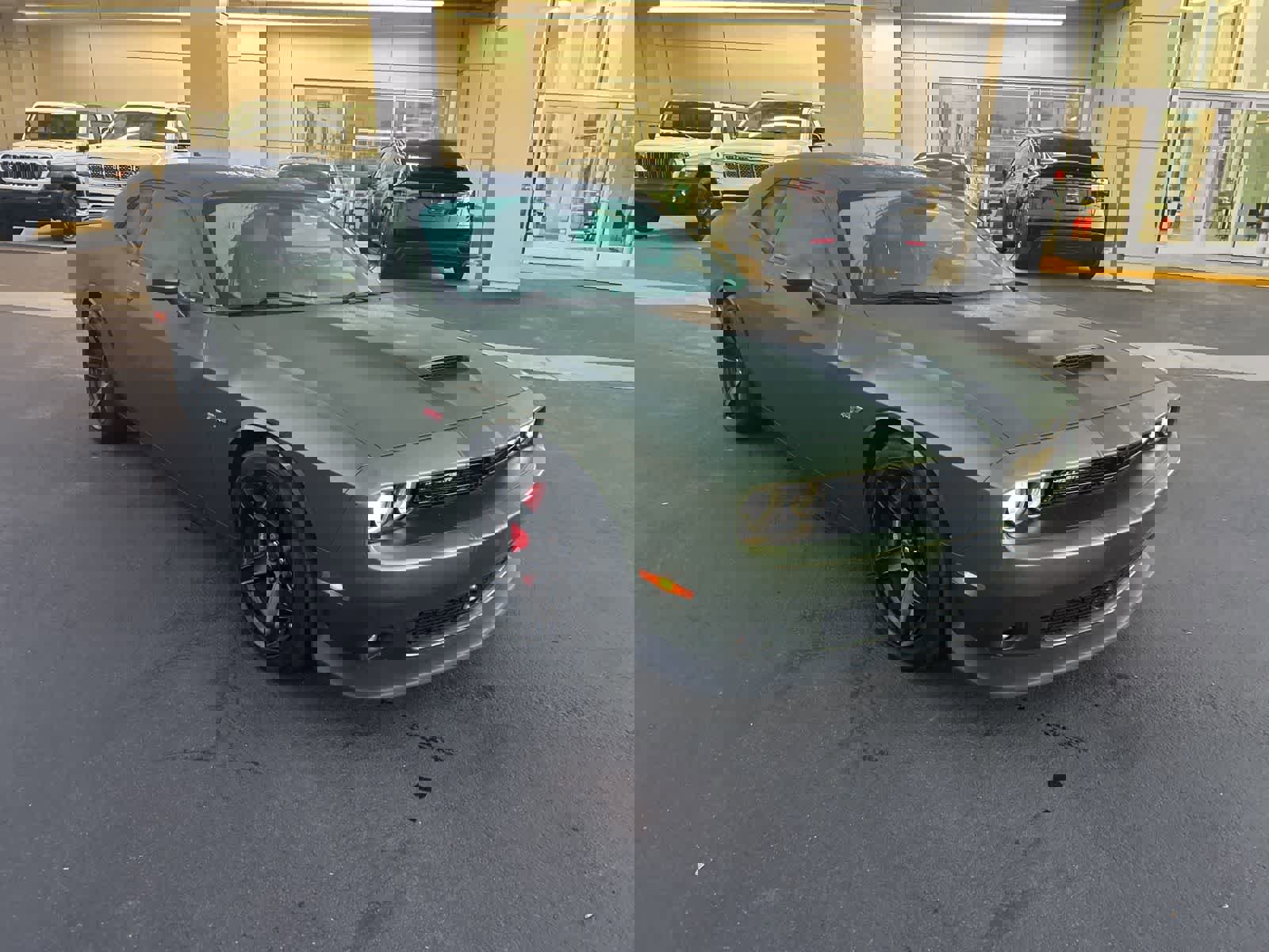 Used 2018 Dodge Challenger SRT w/ Technology Group image 13