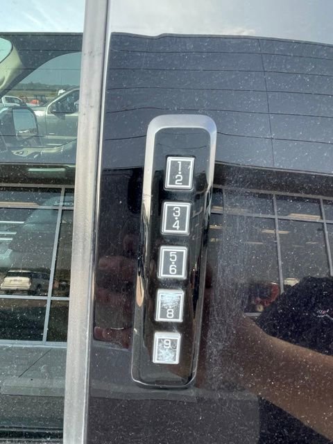 Used 2019 Ford F150 Lariat image 11