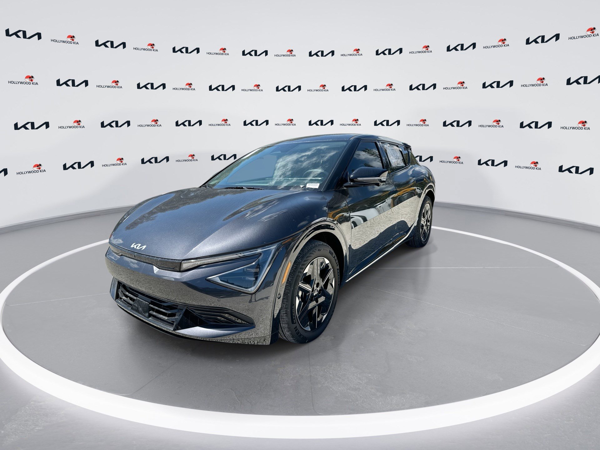 New 2025 Kia EV6 Wind RWD image 4