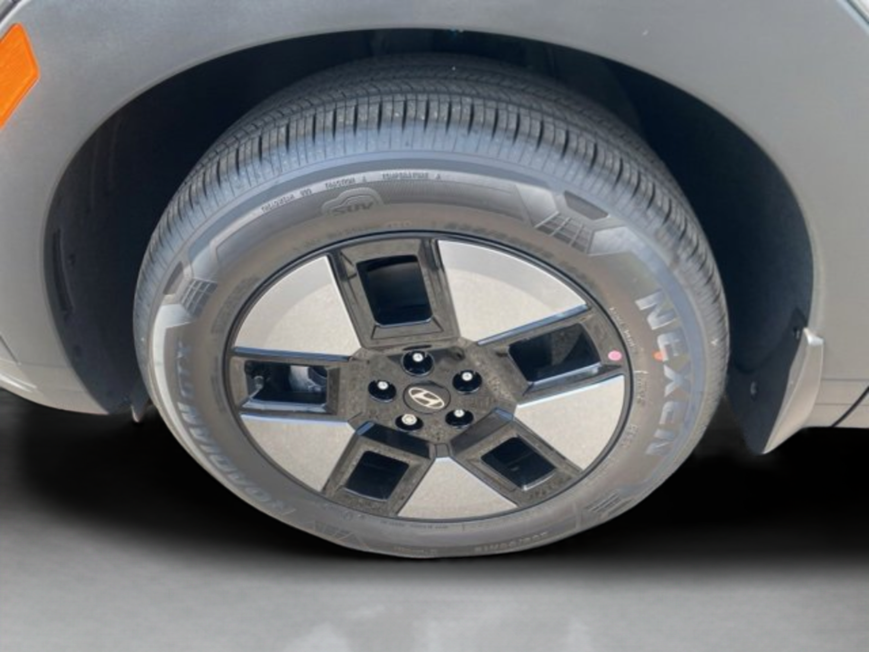 Used 2025 Hyundai Santa Fe SEL FWD image 12