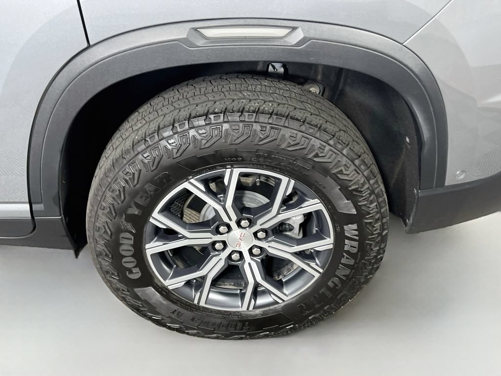 Certified 2025 GMC Acadia AT4 w/ Super Cruise Package AWD/4WD image 33