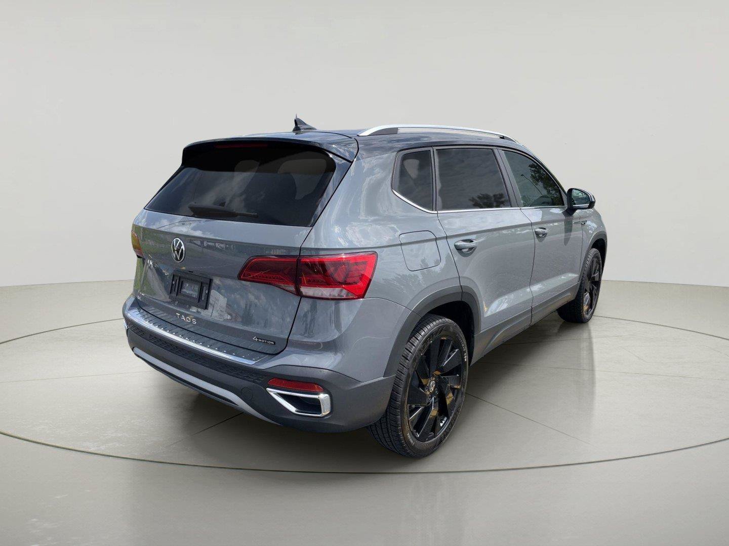 Used 2024 Volkswagen Taos SE AWD/4WD image 7