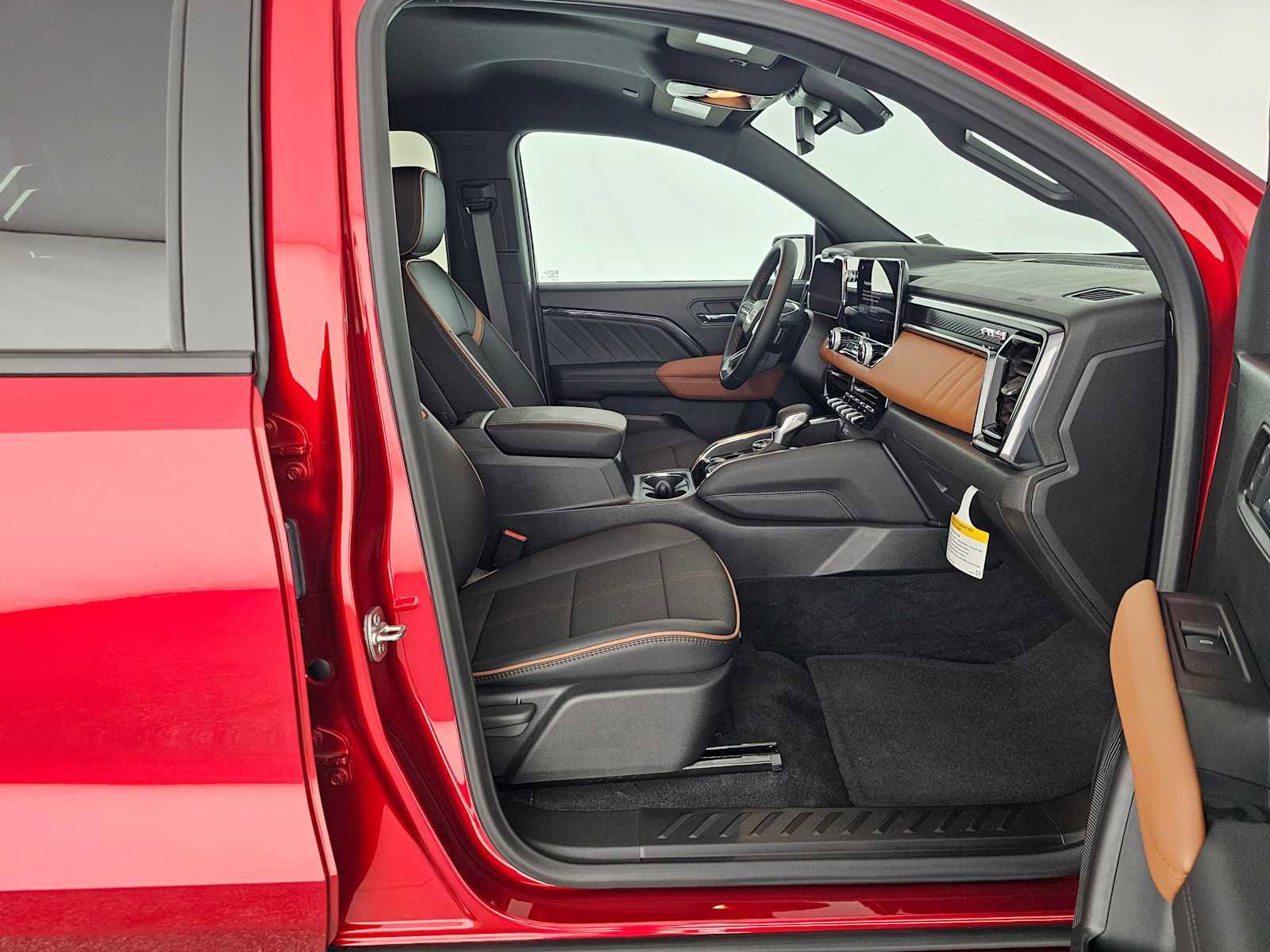 New 2025 GMC Canyon AT4 w/ Nightfall Edition AWD/4WD image 10