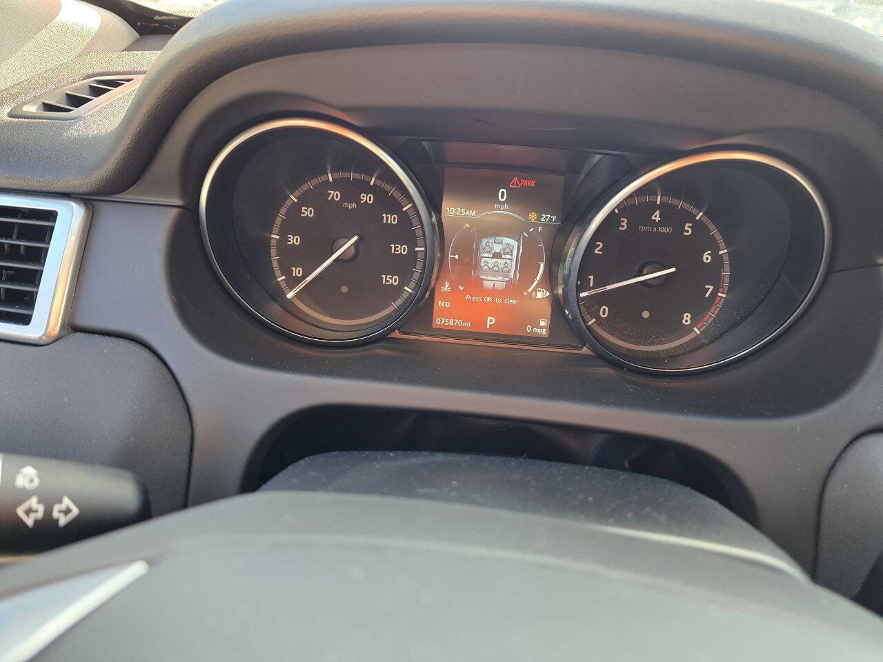 Used 2017 Land Rover Discovery Sport SE image 21