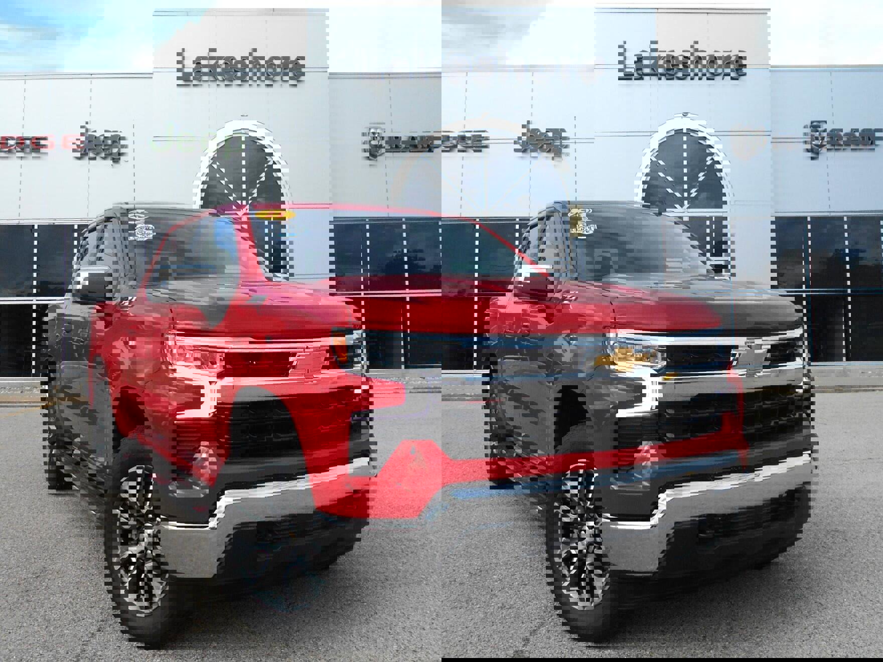 Used 2023 Chevrolet Silverado 1500 LT w/ Z71 Off-Road Package image 2