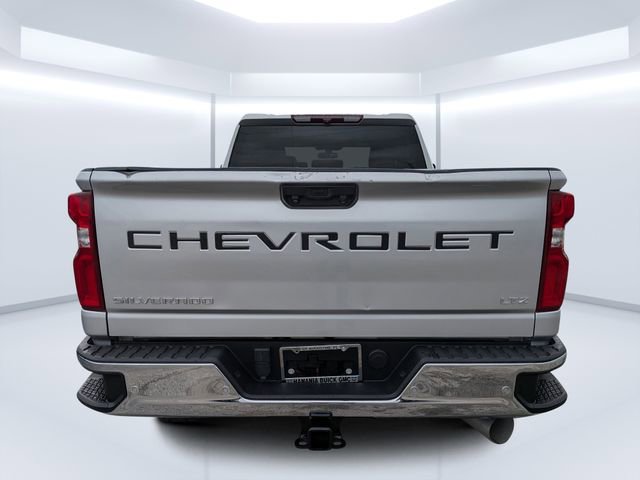 Used 2022 Chevrolet Silverado 2500 LTZ AWD/4WD image 4