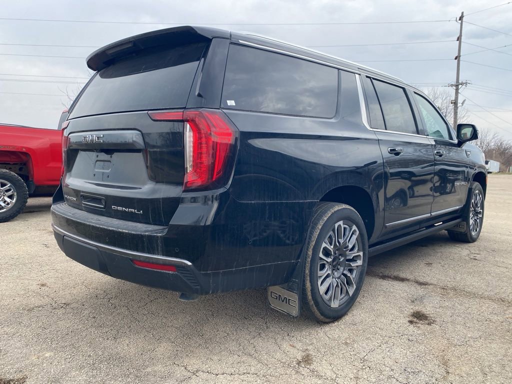 Used 2023 GMC Yukon XL Denali Ultimate AWD/4WD image 9