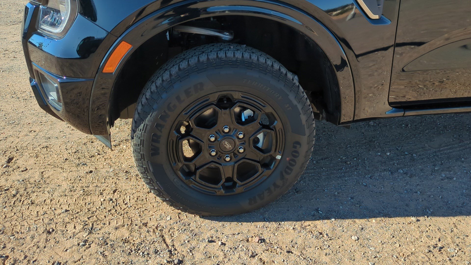 Used 2025 Ford Ranger Lariat w/ Black Appearance Package image 11