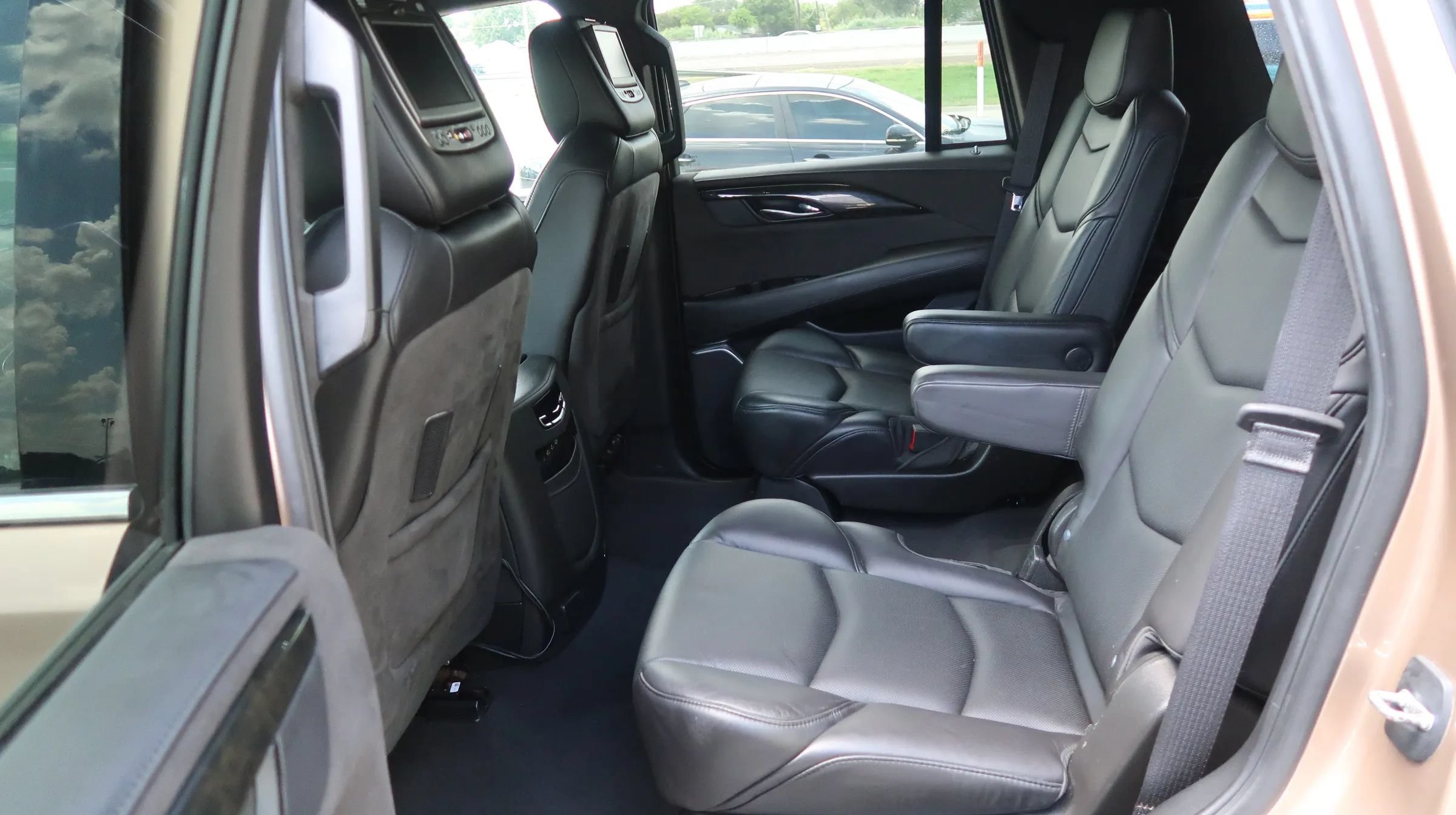 Used 2020 Cadillac Escalade Platinum AWD/4WD image 14