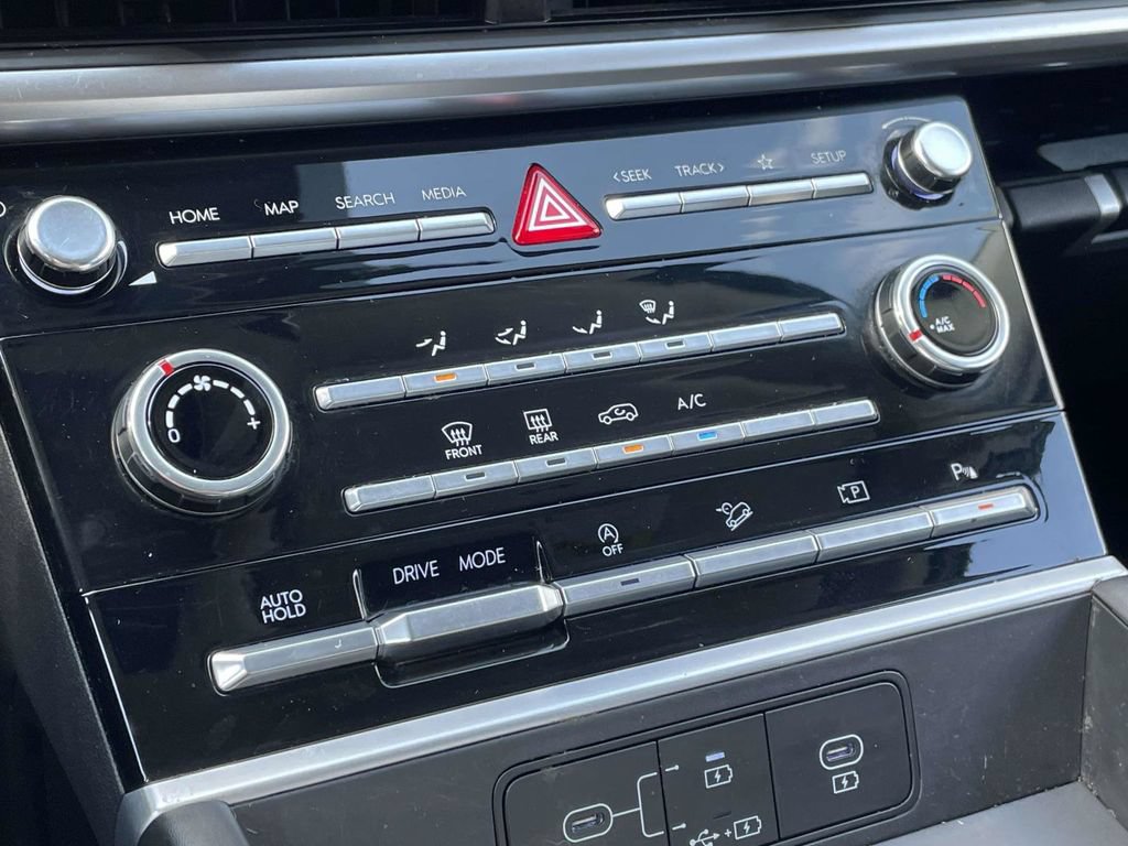 Certified 2024 Hyundai Santa Fe SE FWD image 17
