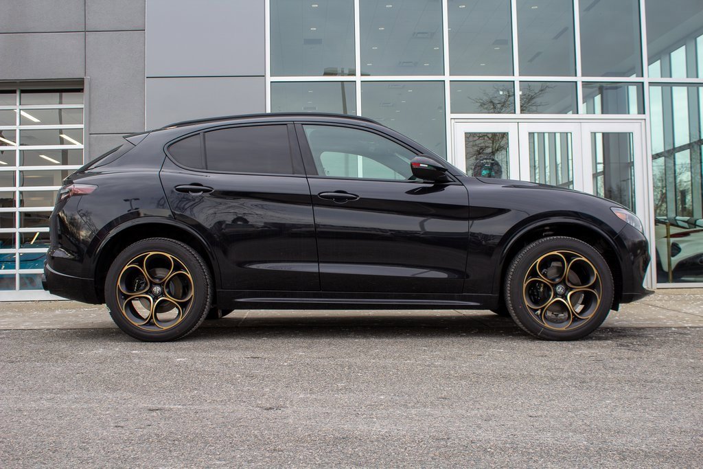 New 2025 Alfa Romeo Stelvio Sprint image 4
