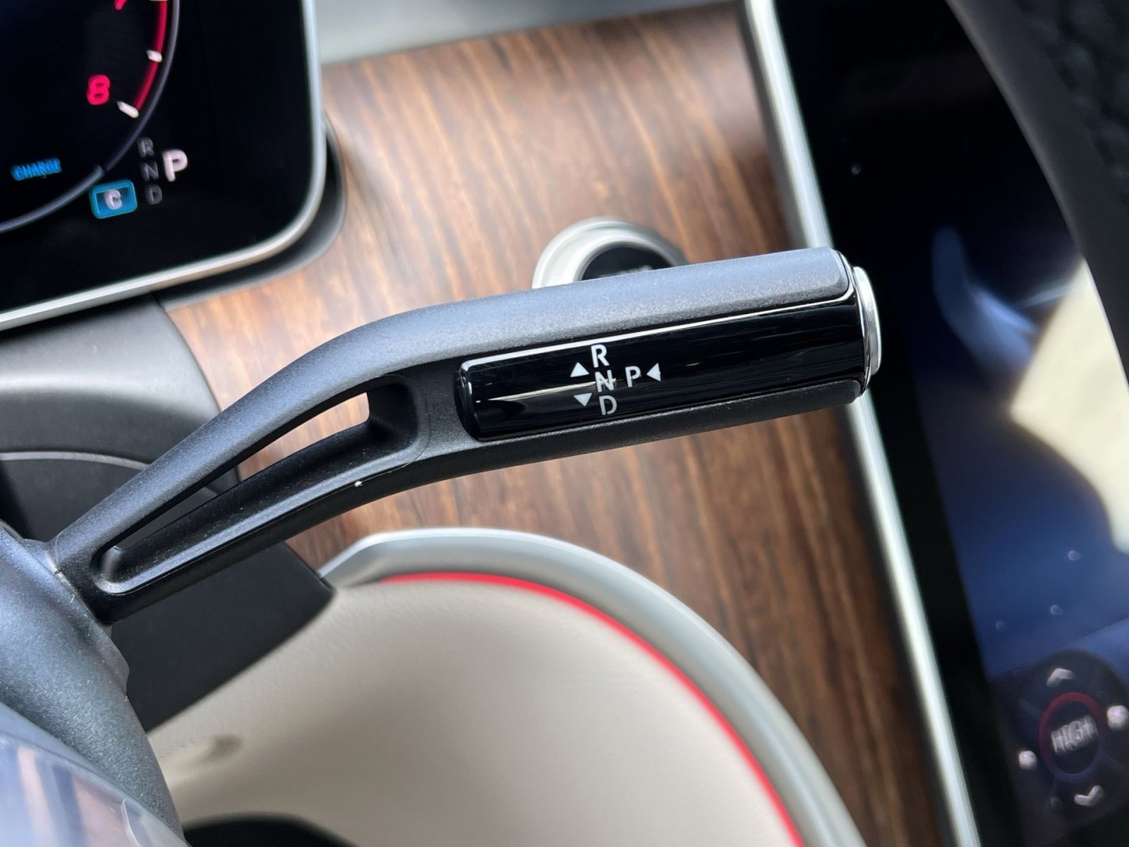 Certified 2025 Mercedes-Benz CLE 300 4MATIC Coupe image 20