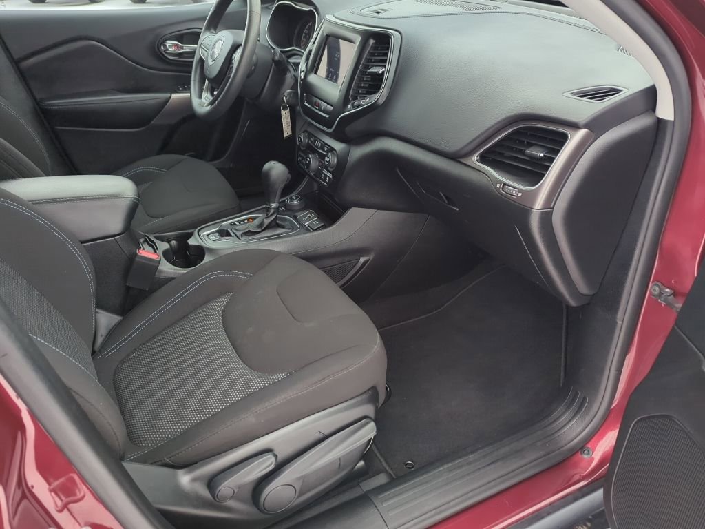 Used 2021 Jeep Cherokee Latitude image 34