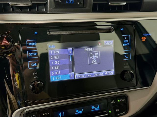 Used 2018 Toyota Corolla LE image 15