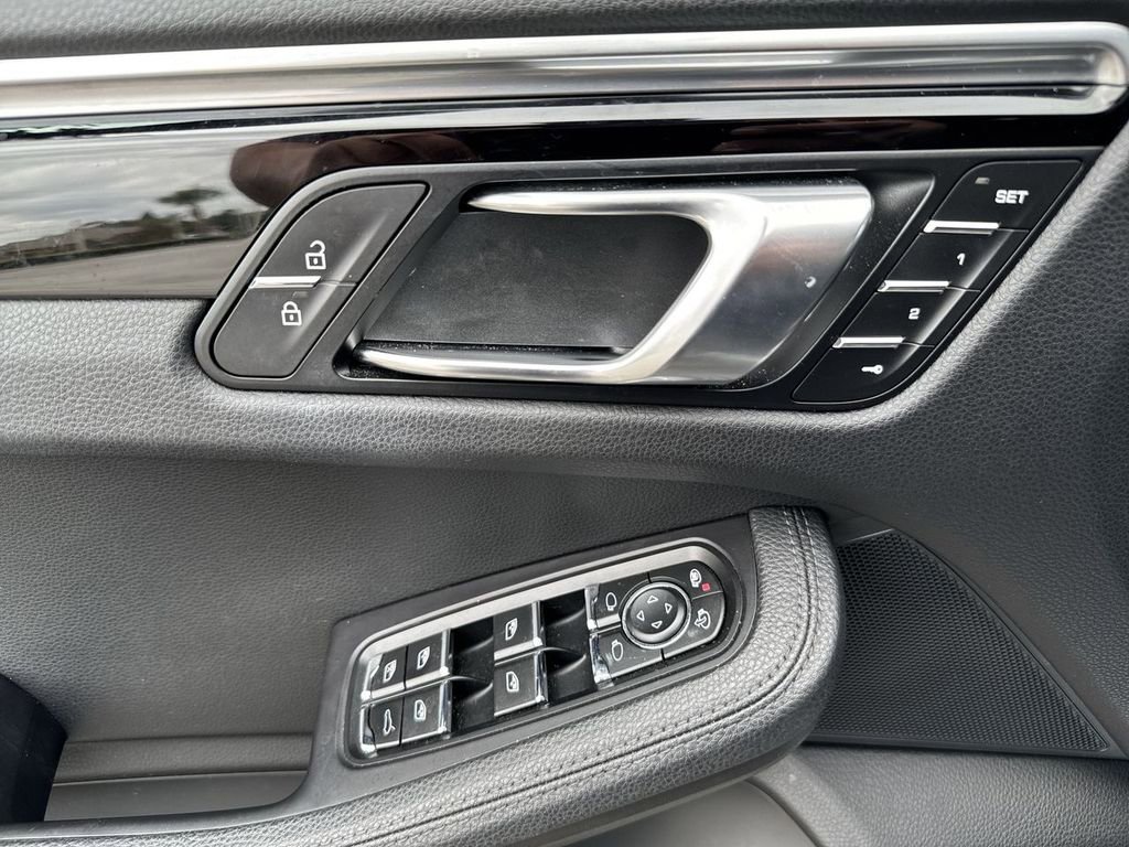 Used 2020 Porsche Macan S image 17