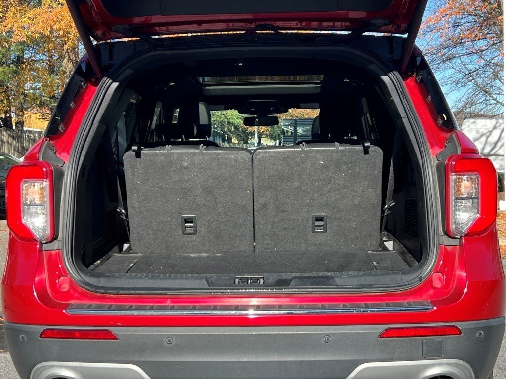 Used 2020 Ford Explorer Limited image 15