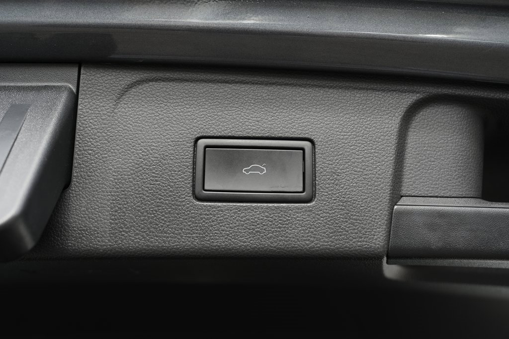 Used 2024 Volkswagen Atlas SE image 18