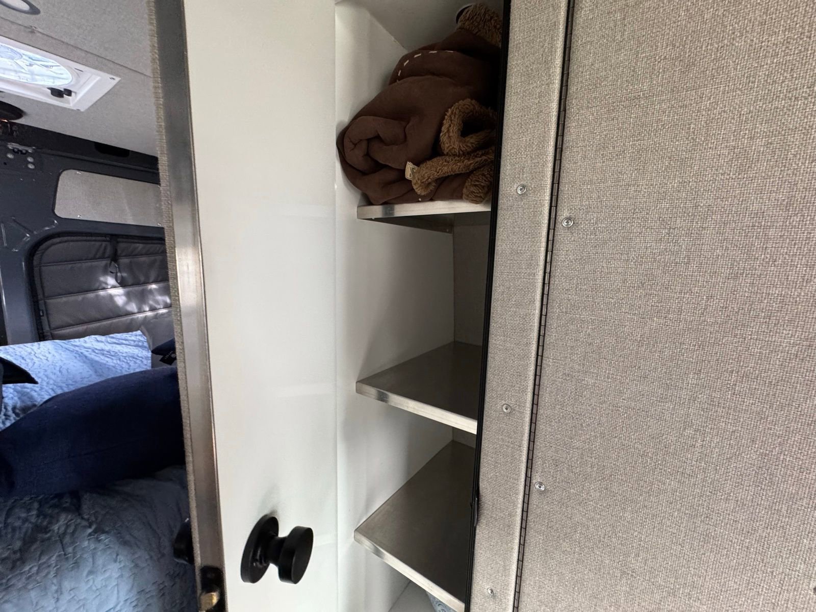 Used 2020 Mercedes-Benz Sprinter 2500 image 33