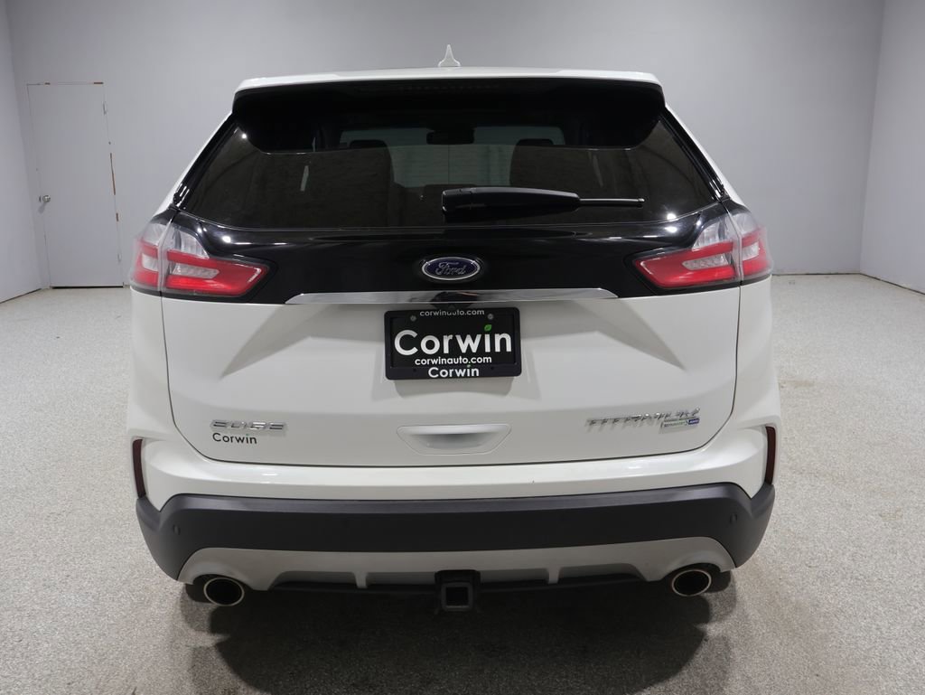 Used 2020 Ford Edge Titanium w/ Class II Trailer Tow Package AWD/4WD image 3