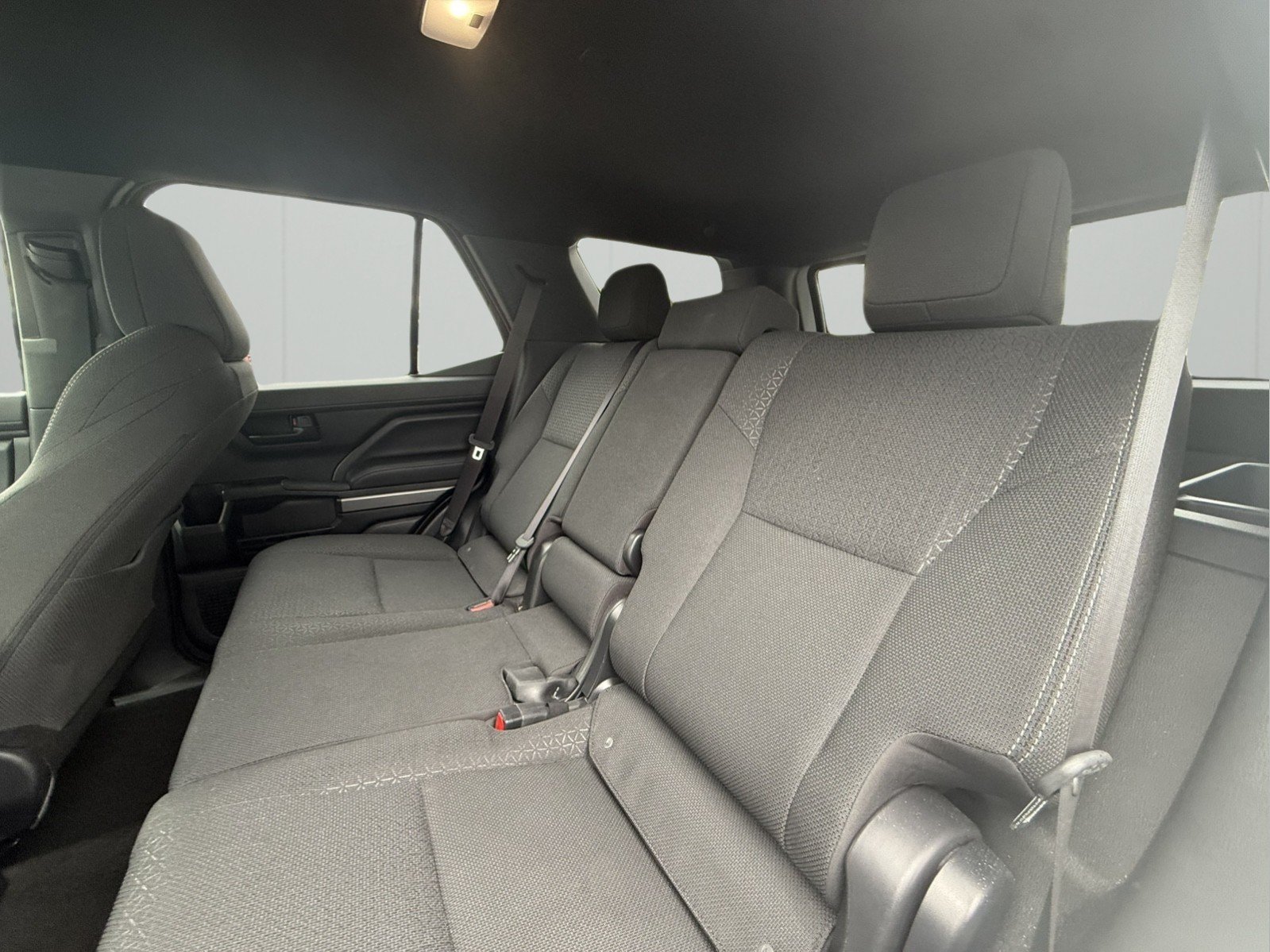 Used 2025 Toyota 4Runner SR5 AWD/4WD image 25