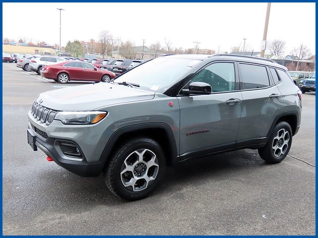 Used 2022 Jeep Compass Trailhawk w/ Trailhawk Elite Group image 3