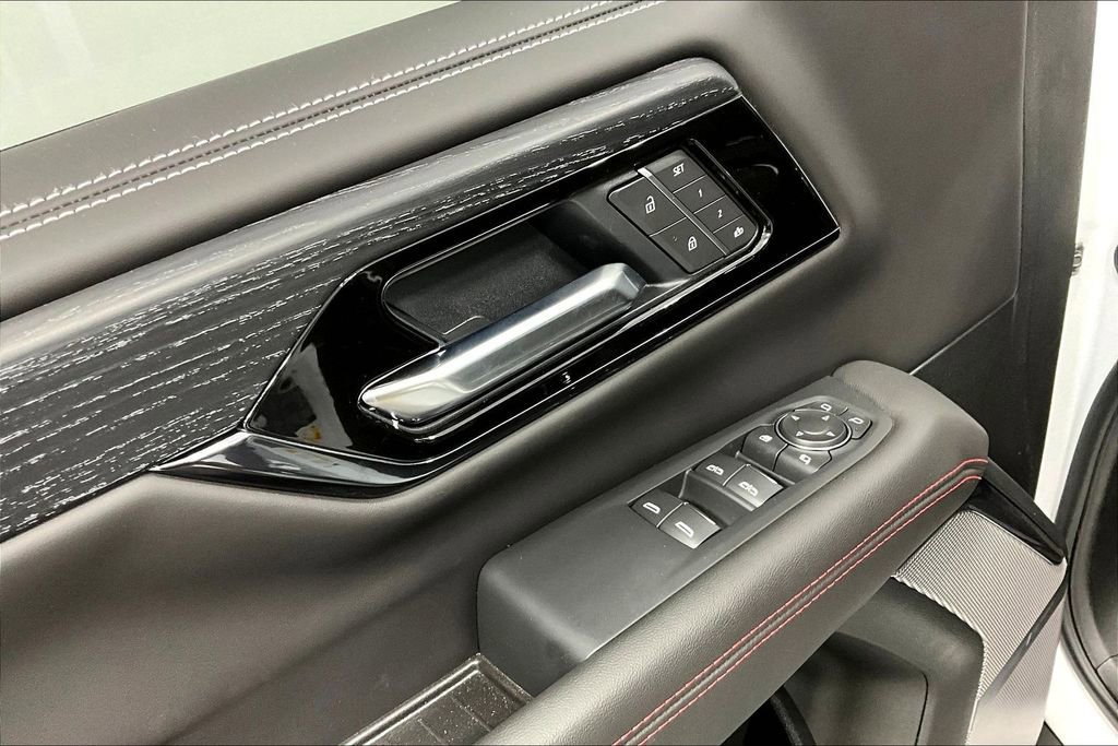 New 2026 GMC Yukon AT4 Ultimate AWD/4WD image 19