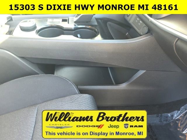 Used 2024 Nissan Rogue SV image 29