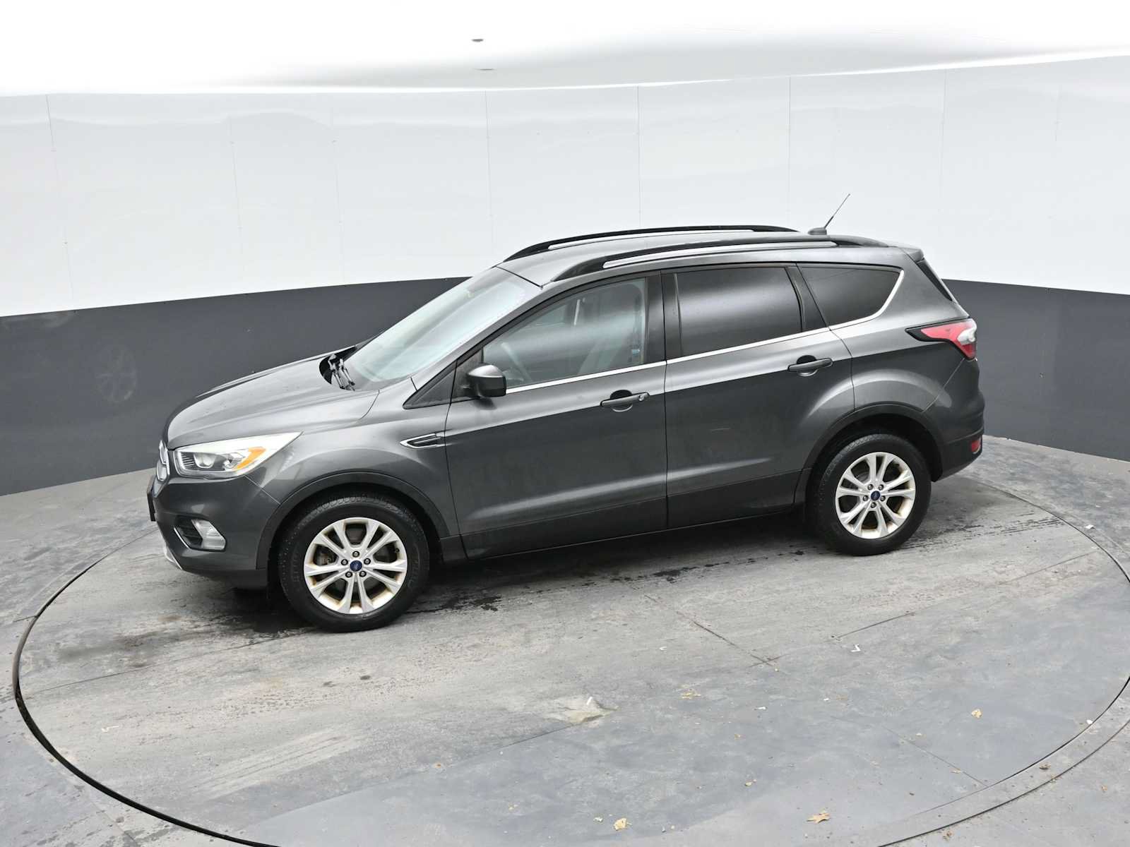 Used 2017 Ford Escape SE w/ Equipment Group 201A AWD/4WD image 14