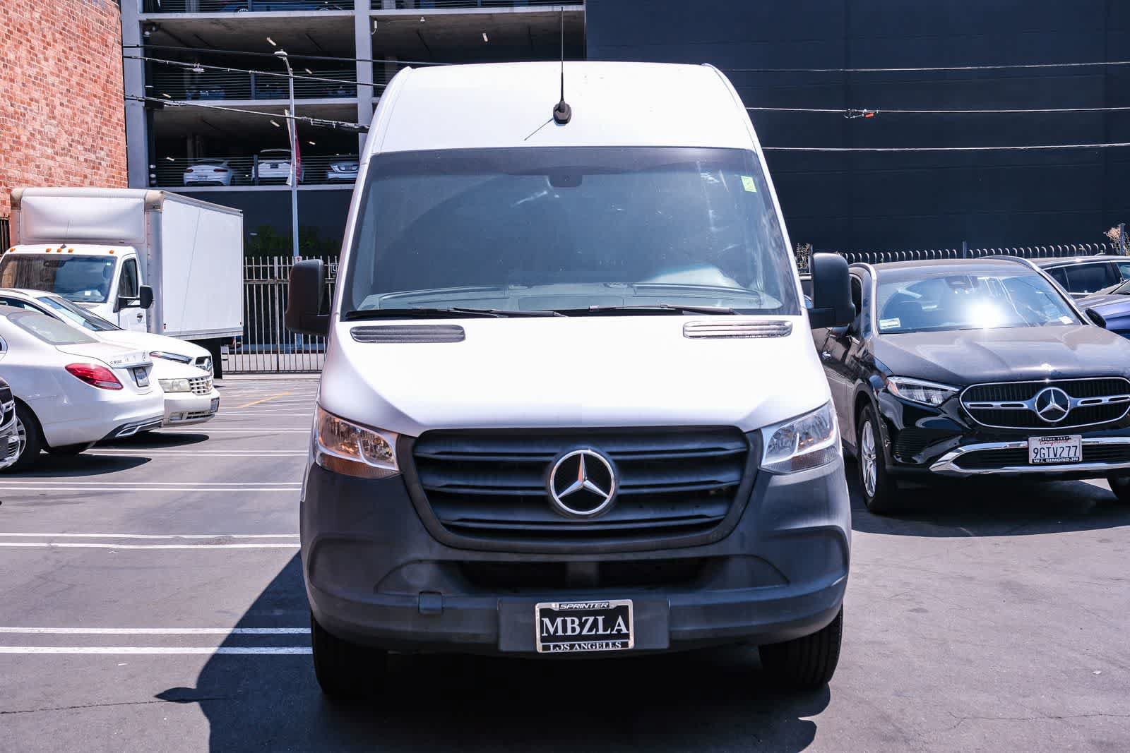 Used 2020 Mercedes-Benz Sprinter 2500 image 2