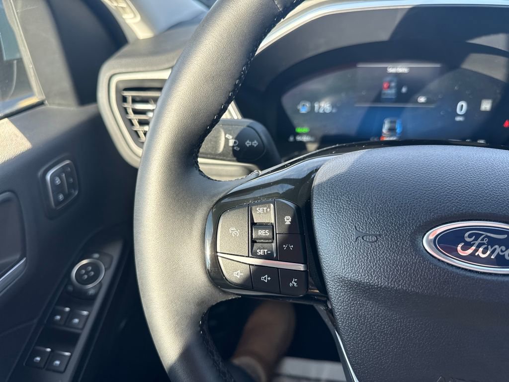 Used 2025 Ford Escape Platinum image 32