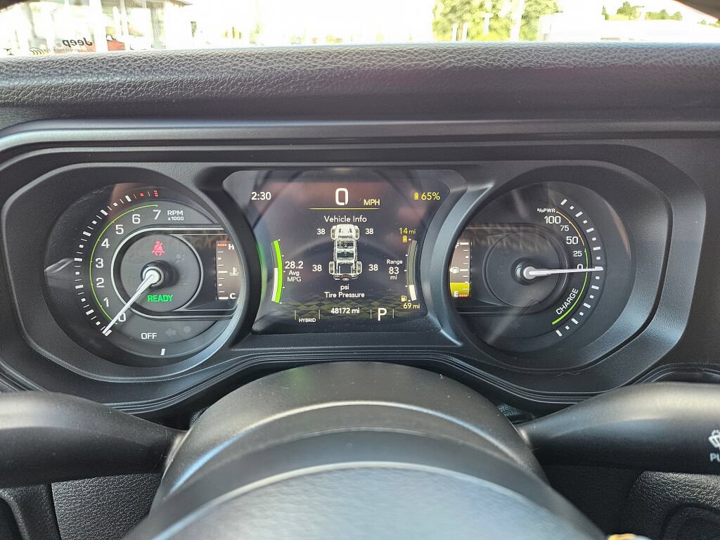 Used 2024 Jeep Wrangler Unlimited AWD/4WD image 25