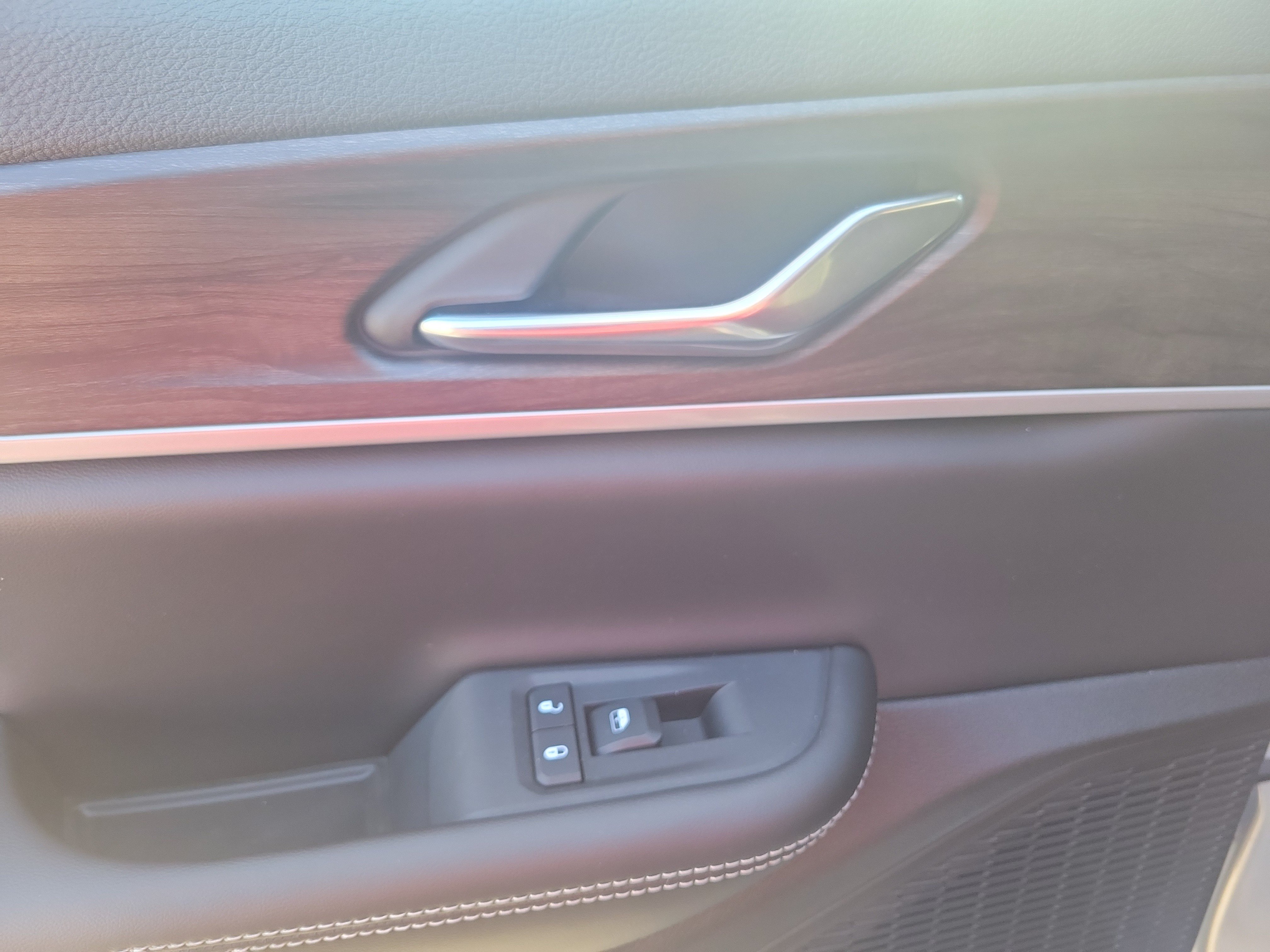New 2026 Jeep Grand Cherokee Altitude AWD/4WD image 25