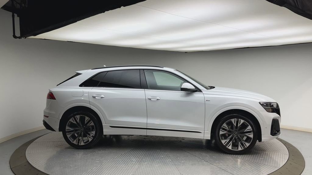 Used 2026 Audi Q8 Premium Plus AWD/4WD image 9