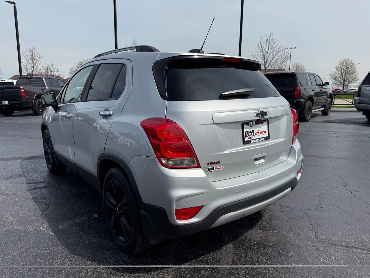 Used 2018 Chevrolet Trax LT w/ Redline Edition FWD image 5