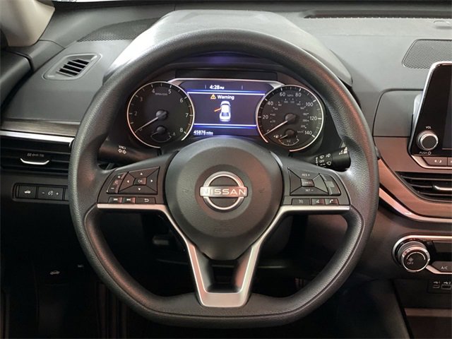 Used 2024 Nissan Altima 2.5 SV image 16