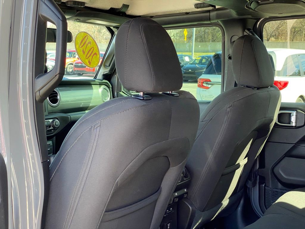 Used 2020 Jeep Wrangler Unlimited Sahara image 26