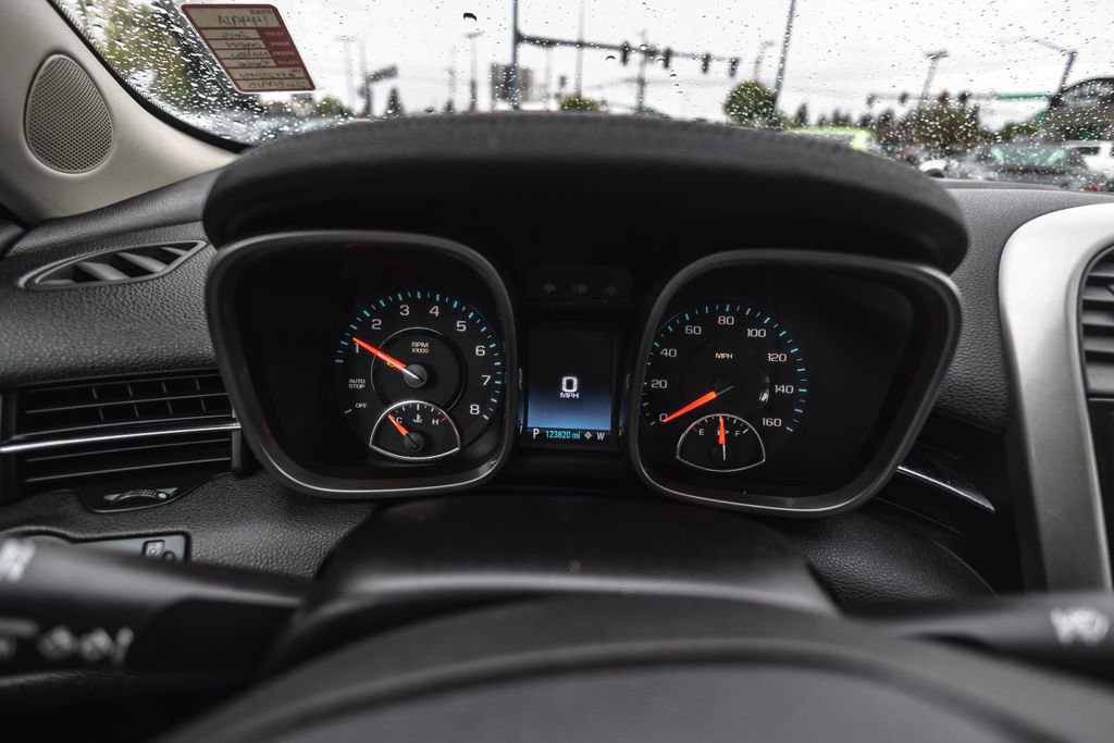 Used 2015 Chevrolet Malibu LT w/ Power Convenience Package FWD image 11