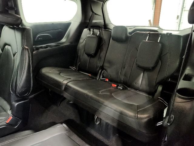Used 2020 Chrysler Pacifica Touring-L Plus FWD image 13